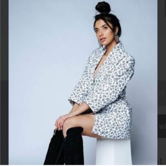 Bobbie Wren Small White and Black Floral quilted jacket - Picture 6 of 6